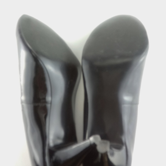 Steve Madden Ulltra Black Patent Leather High Heel - Picture 6 of 6